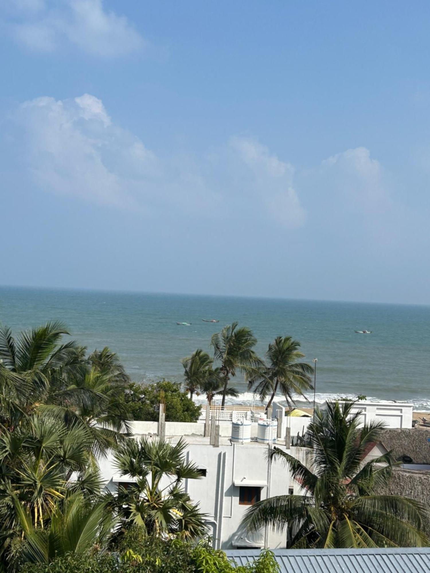 The Elite Beachview Pondicherry Exteriör bild