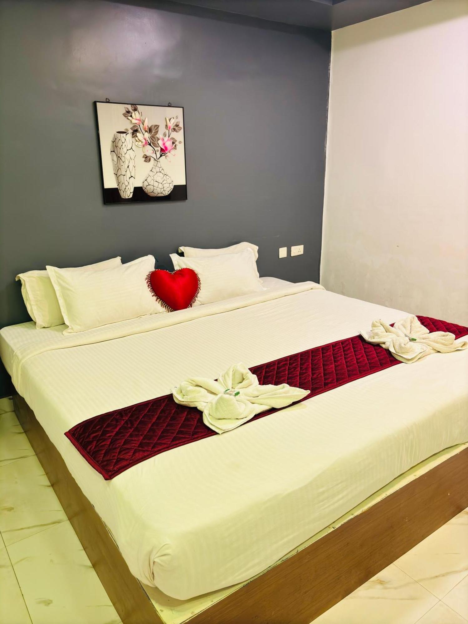 The Elite Beachview Pondicherry Exteriör bild