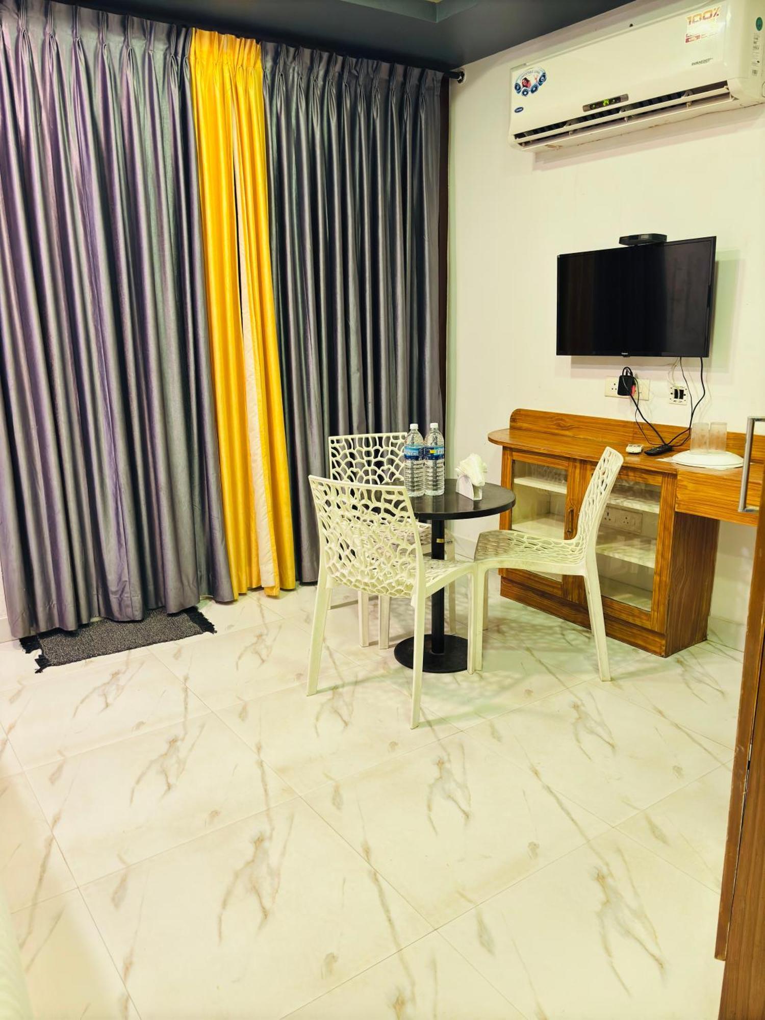 The Elite Beachview Pondicherry Exteriör bild