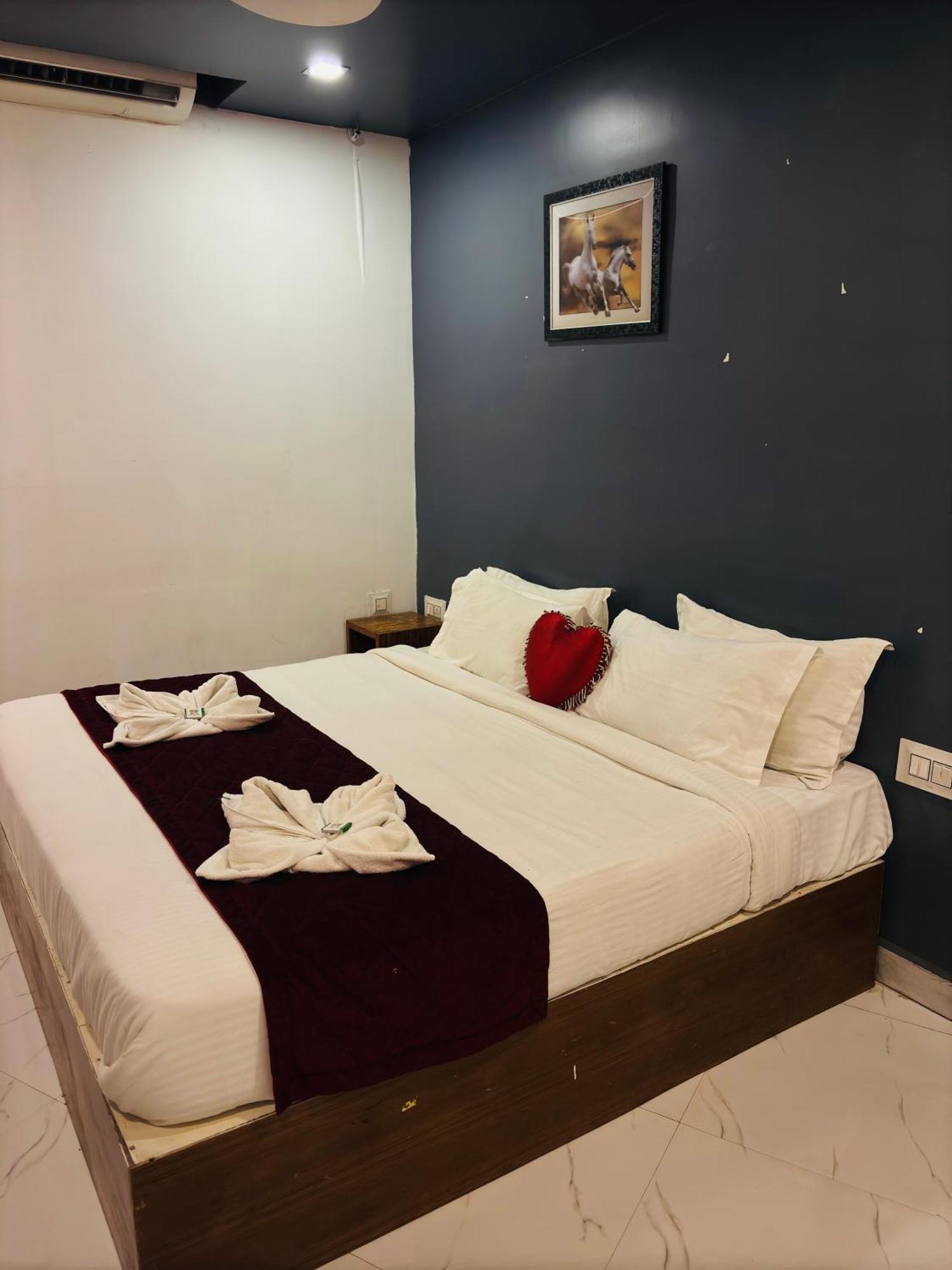 The Elite Beachview Pondicherry Exteriör bild