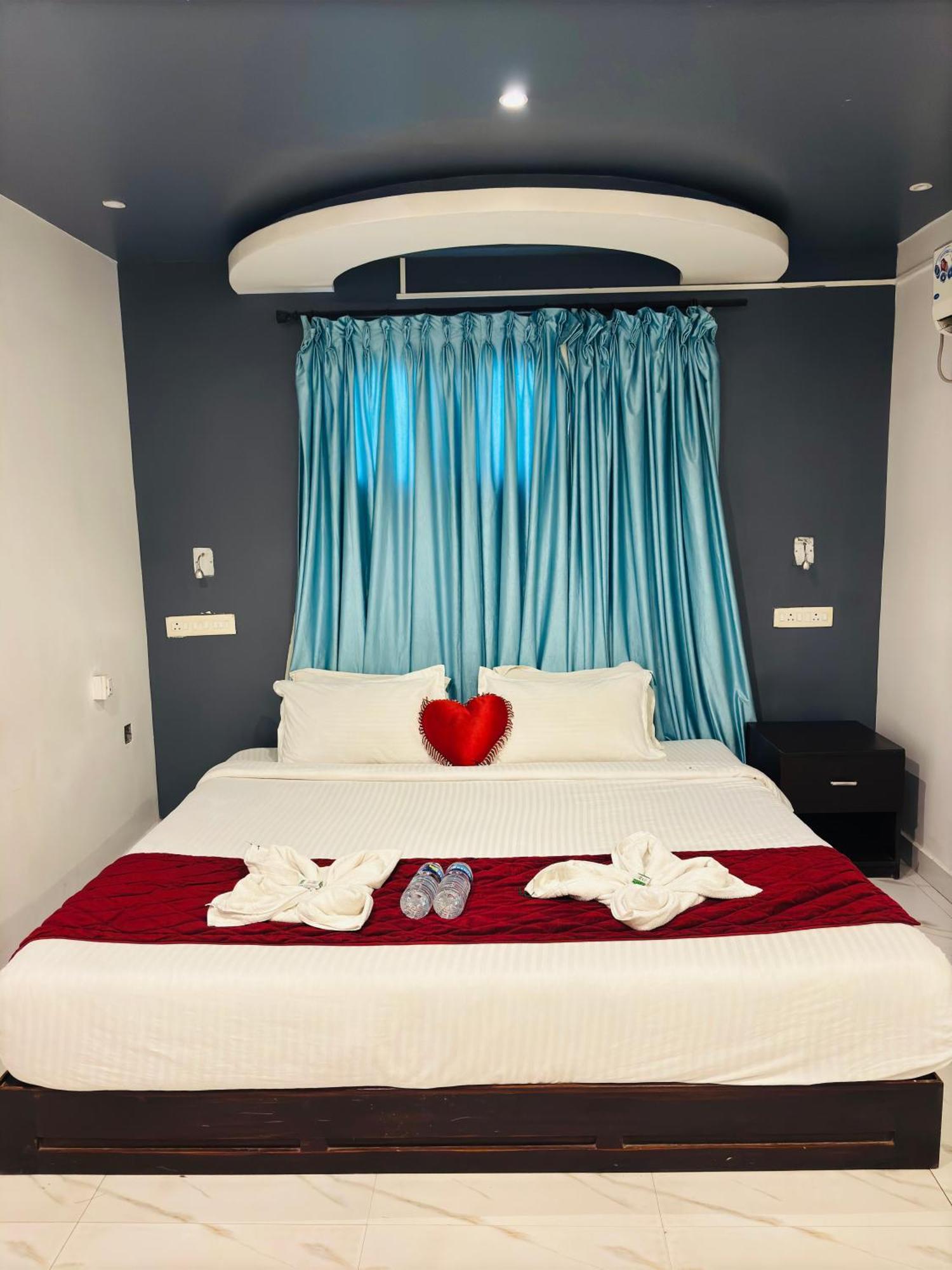 The Elite Beachview Pondicherry Exteriör bild