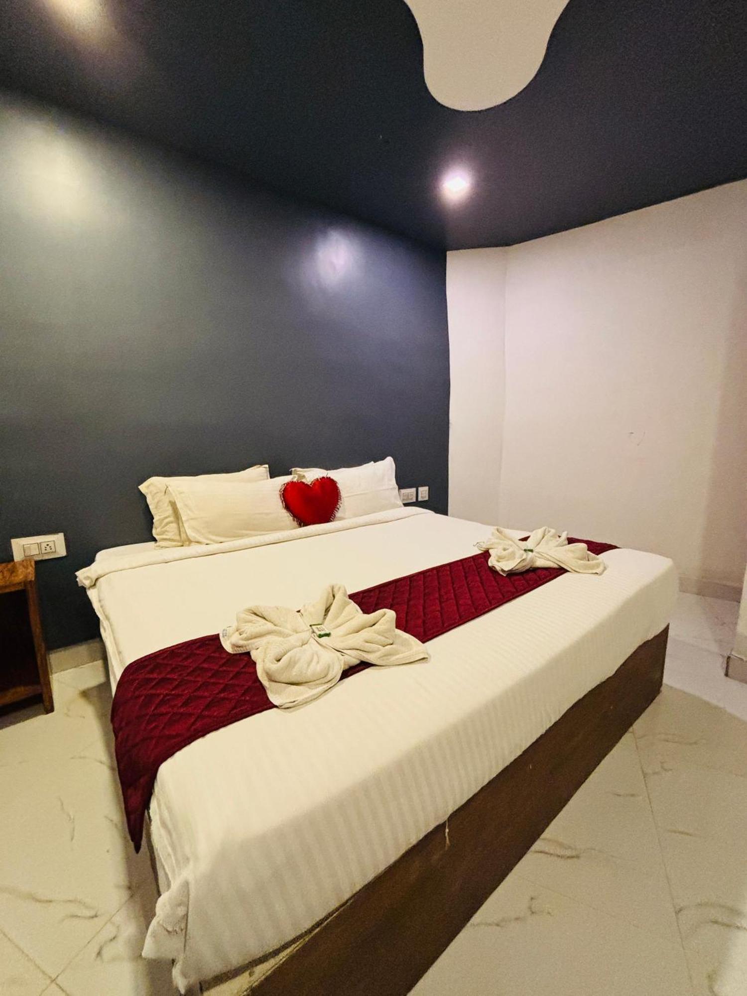 The Elite Beachview Pondicherry Exteriör bild