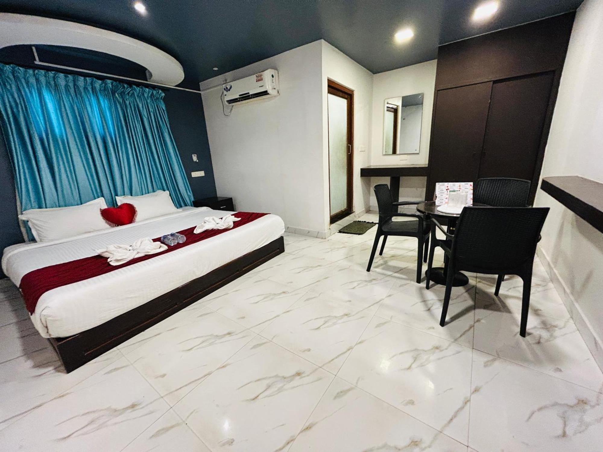The Elite Beachview Pondicherry Exteriör bild