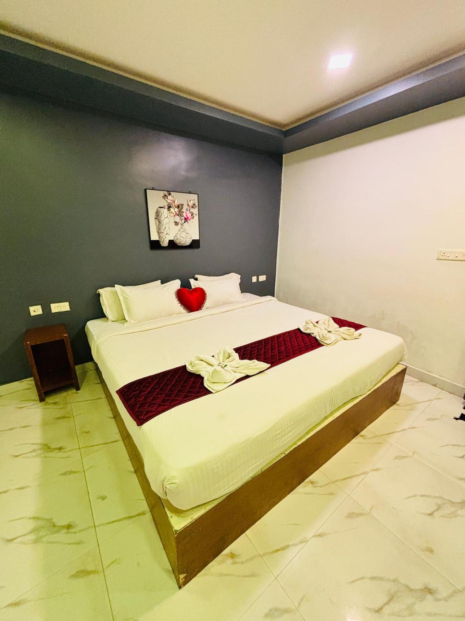 The Elite Beachview Pondicherry Exteriör bild