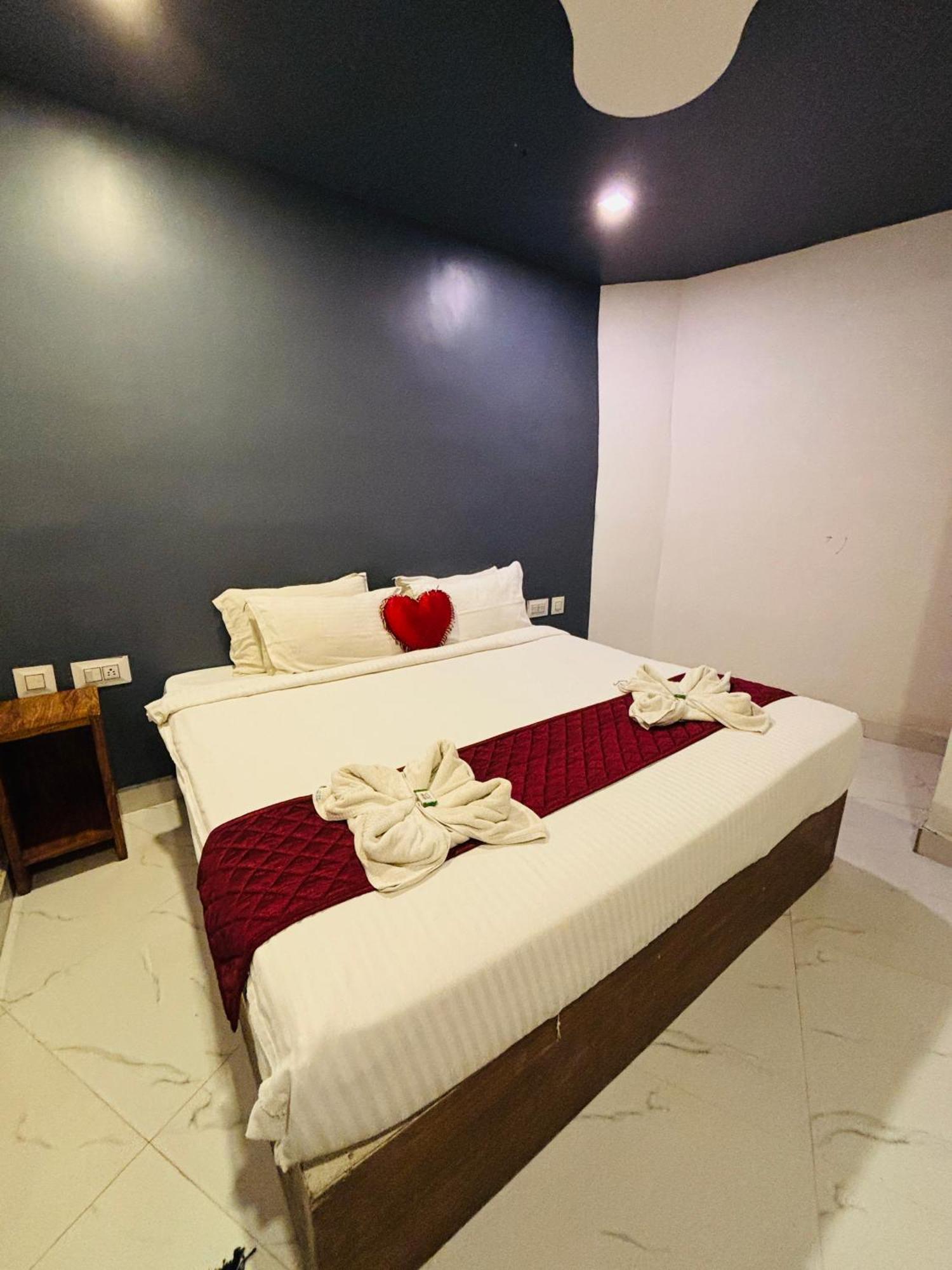 The Elite Beachview Pondicherry Exteriör bild