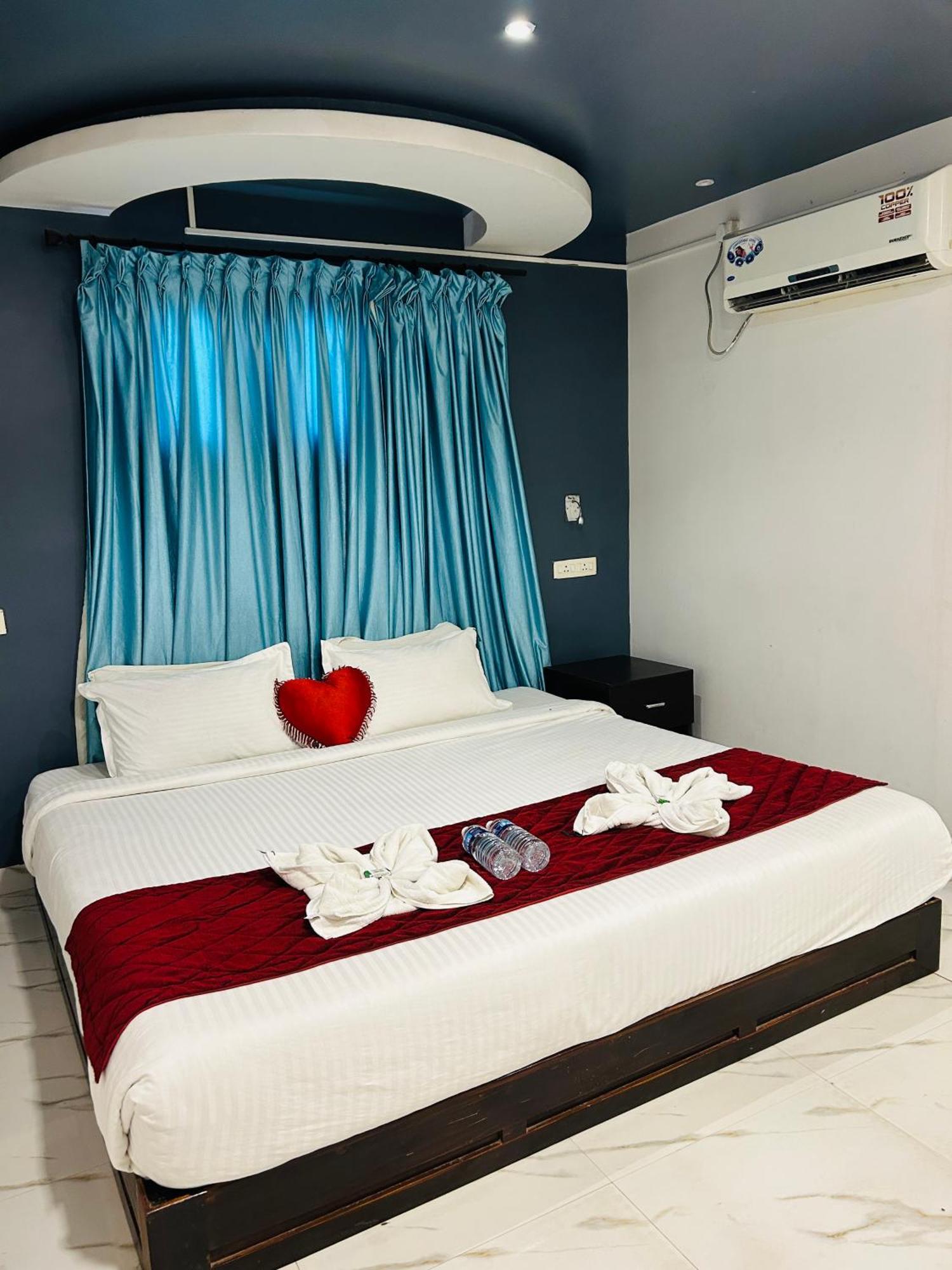 The Elite Beachview Pondicherry Exteriör bild