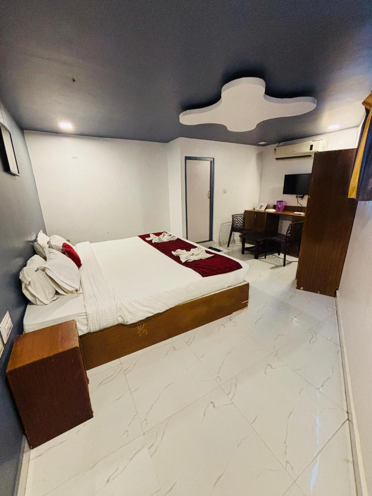 The Elite Beachview Pondicherry Exteriör bild
