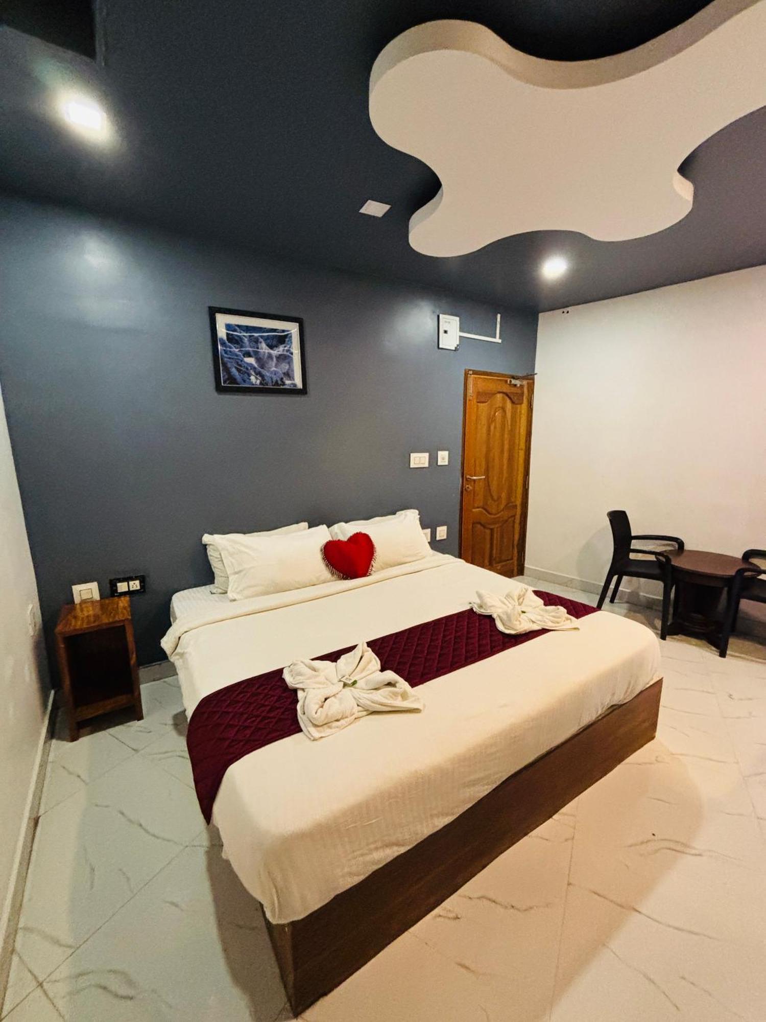 The Elite Beachview Pondicherry Exteriör bild