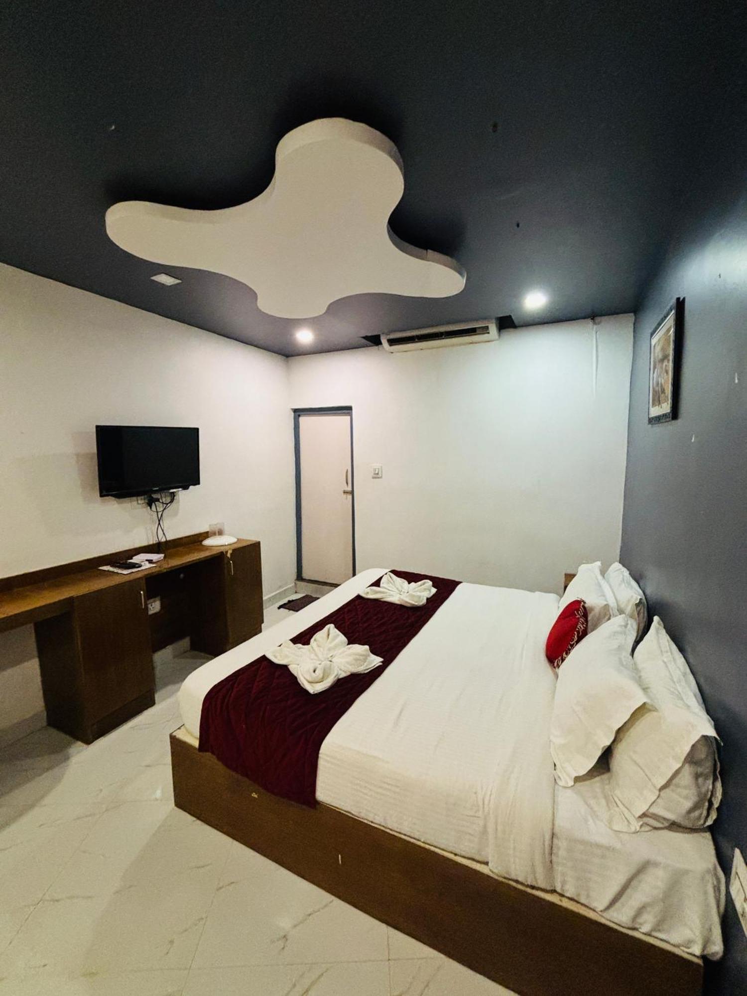 The Elite Beachview Pondicherry Exteriör bild