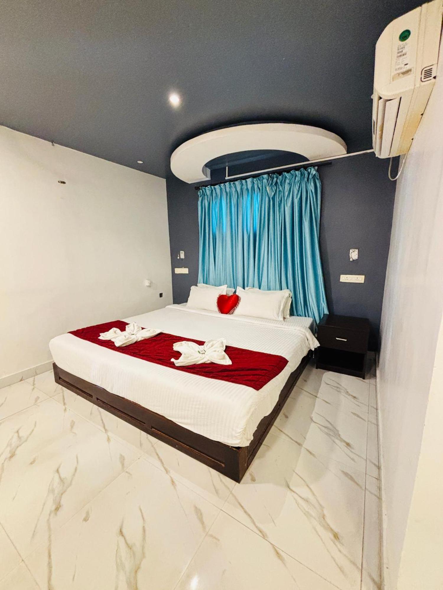 The Elite Beachview Pondicherry Exteriör bild