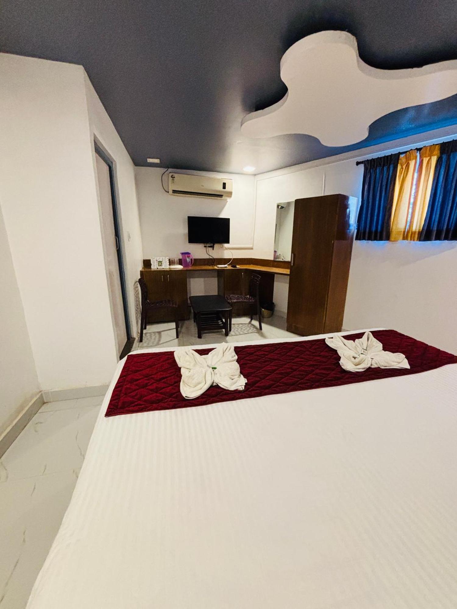 The Elite Beachview Pondicherry Exteriör bild